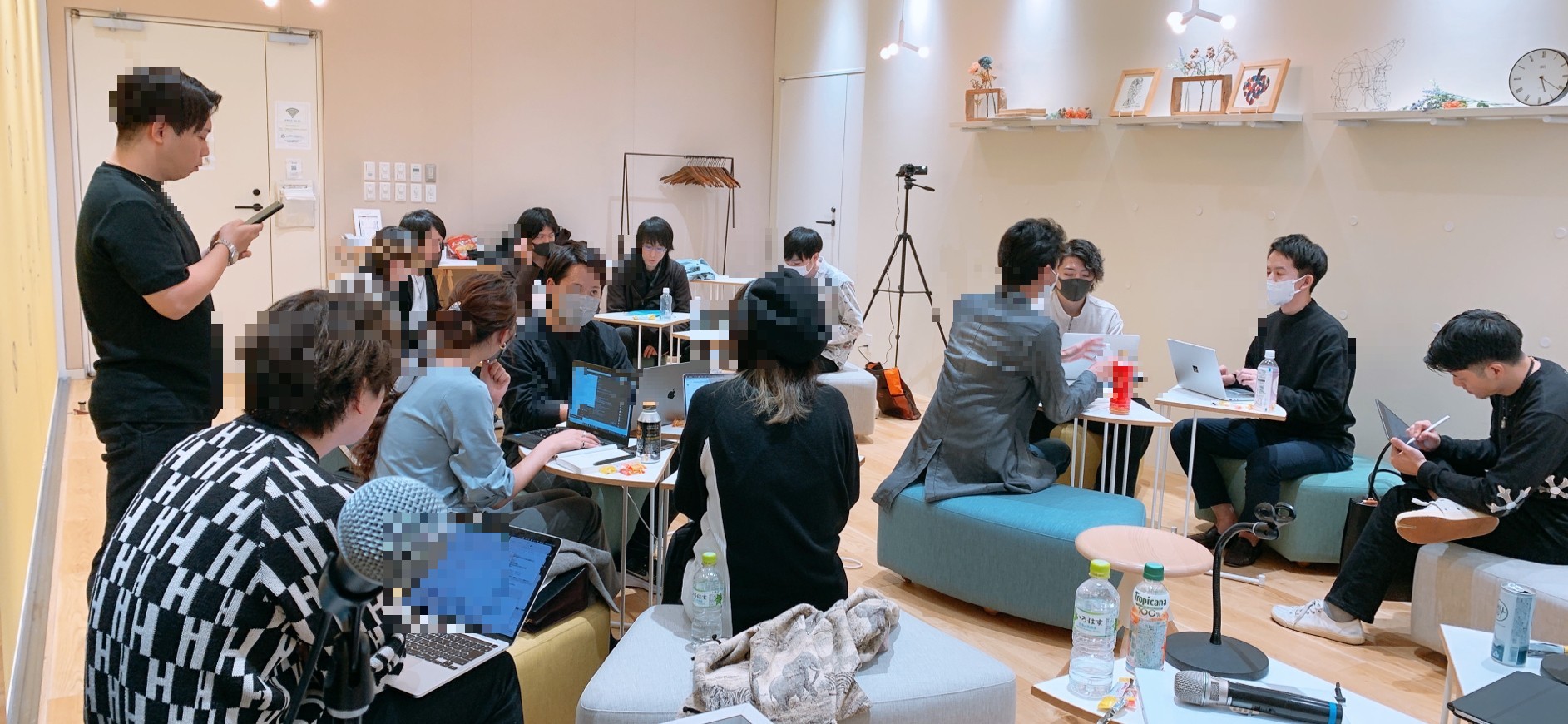 勉強会の様子（ラウンジ）
